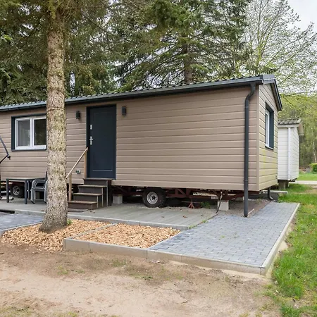 Tiny House Lohmen Garder 아파트