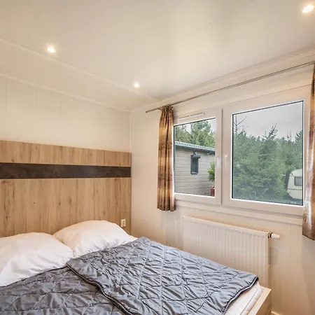 Tiny House Lohmen Garder 아파트